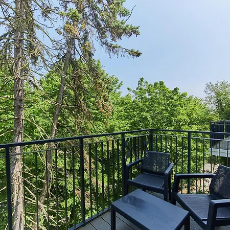 - Seaside Garden Apartment