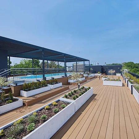 - Seaside Garden Apartment